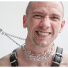 Collier étrangleur sur homme