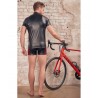 T-shirt vega rouge et noir vu de dos avec short