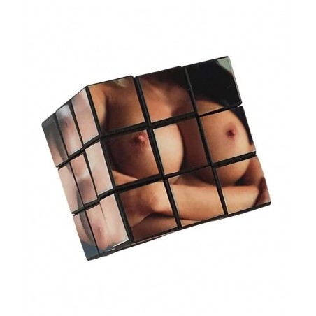 Boob Cube vu sur une face