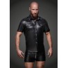 Chemise cuir wetlook vue de face sur homme