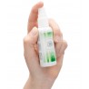 Spray huile de massage CBD relaxante dans main