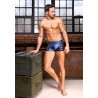 Boxer zippé bleu métallisé à boucles sur homme, porté seul
