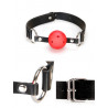 Bâillon boule respirable rouge : détails