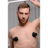Ventouses suce-tétons sur homme