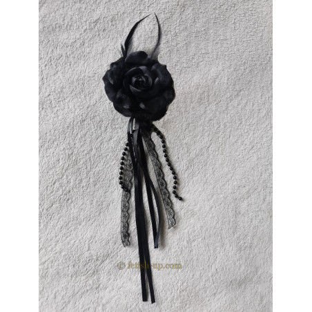 Broche rose noire